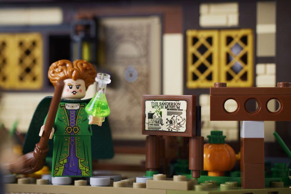 LEGO Ideas 21341 Hocus Pocus – The Sanderson Sisters Cottage lifestyle 19 1024x683