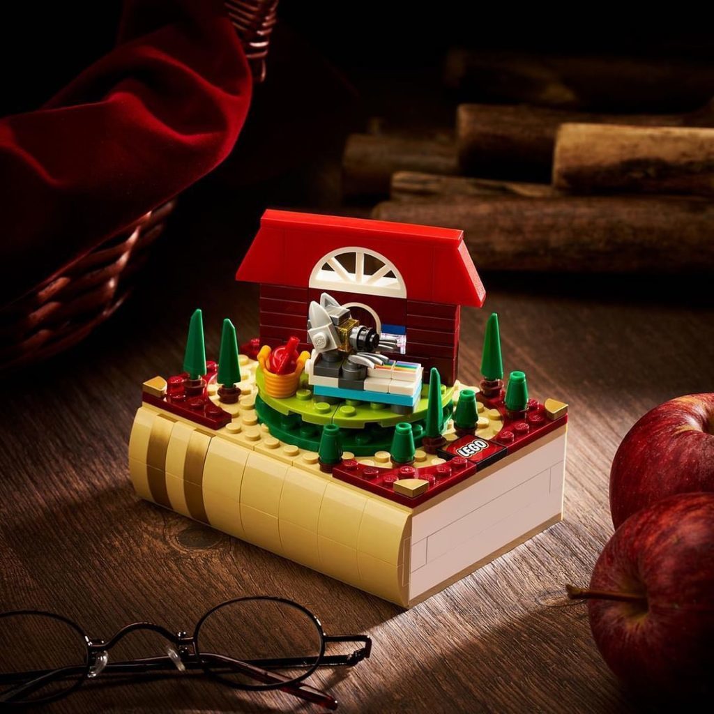 LEGO Bricktober 2021 6384693 Little Red Riding Hood 1024x1024