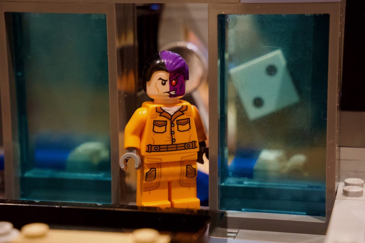 LEGO Batman DC 76300 Arkham Asylum mod 49 1200x800
