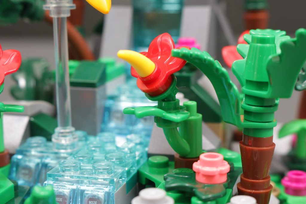 LEGO 40782 Tropical Rainforest Diorama Gift with Purchase review 6 1024x683