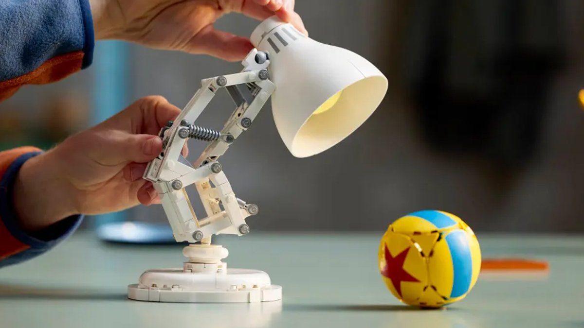 One object in LEGO Ideas Luxo Jr. presented a unique design challenge