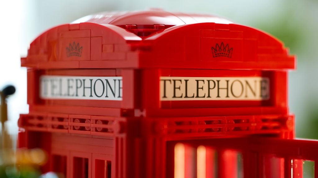 LEGO Ideas 21347 red london telephone box lifestyle featured 5 1024x576