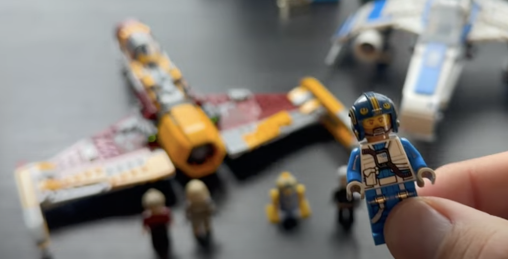 JB Spielwaren LEGO Star Wars 75364 New Republic E Wing vs. Shin Hatis Starfighter minifigures 1024x522