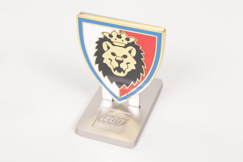 Duck Space and Knight themed magnets – reviewing some LEGO Insiders rewards 11 1024x683