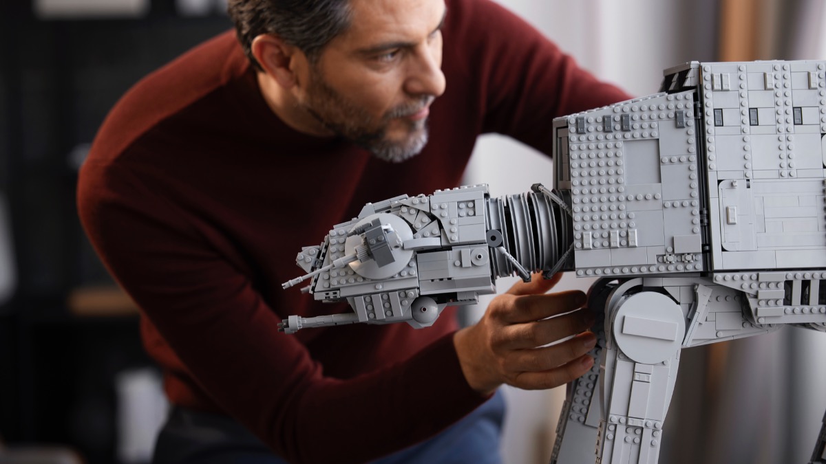 LEGO Star Wars 75313 AT AT featured 3