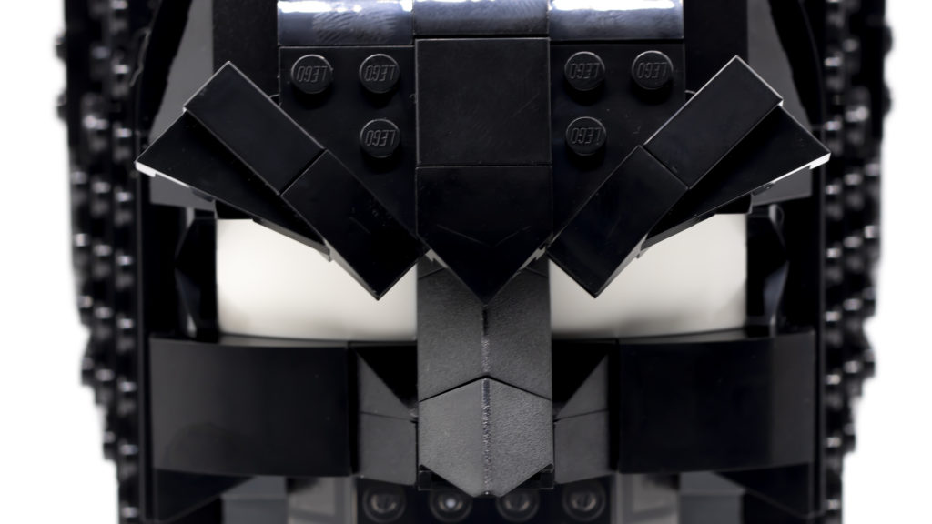 LEGO DC Batman 76182 Batman Cowl 28