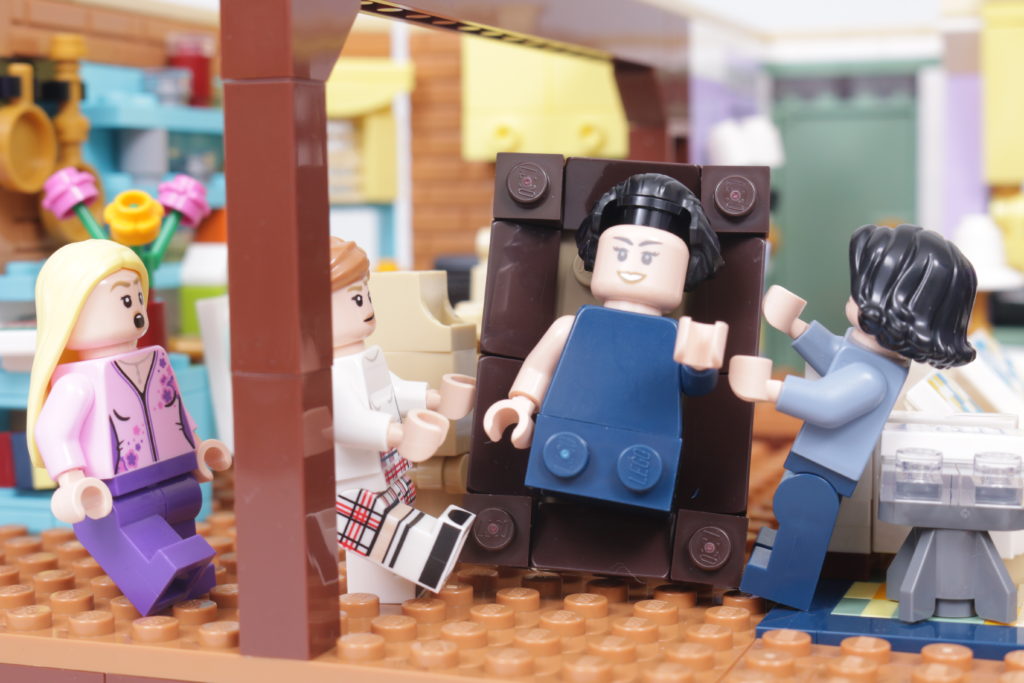 LEGO Creator Expert 10292 Friends Apartments review 54