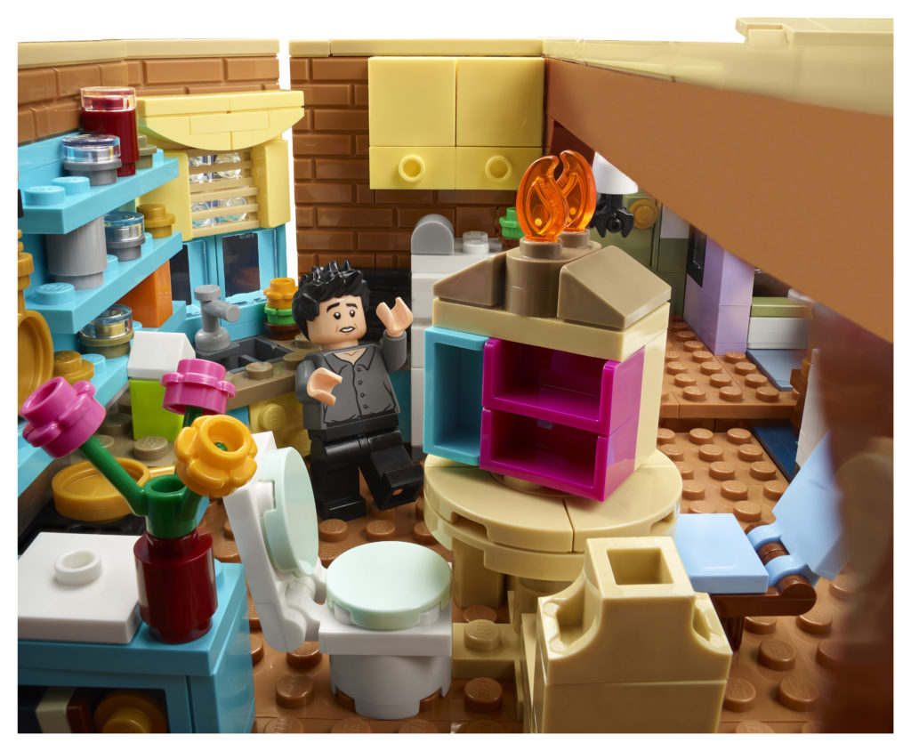 LEGO 10292 Friends Apartments 8