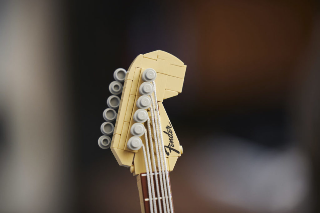 LEGO Ideas 21329 Fender Stratocaster 16 1024x683