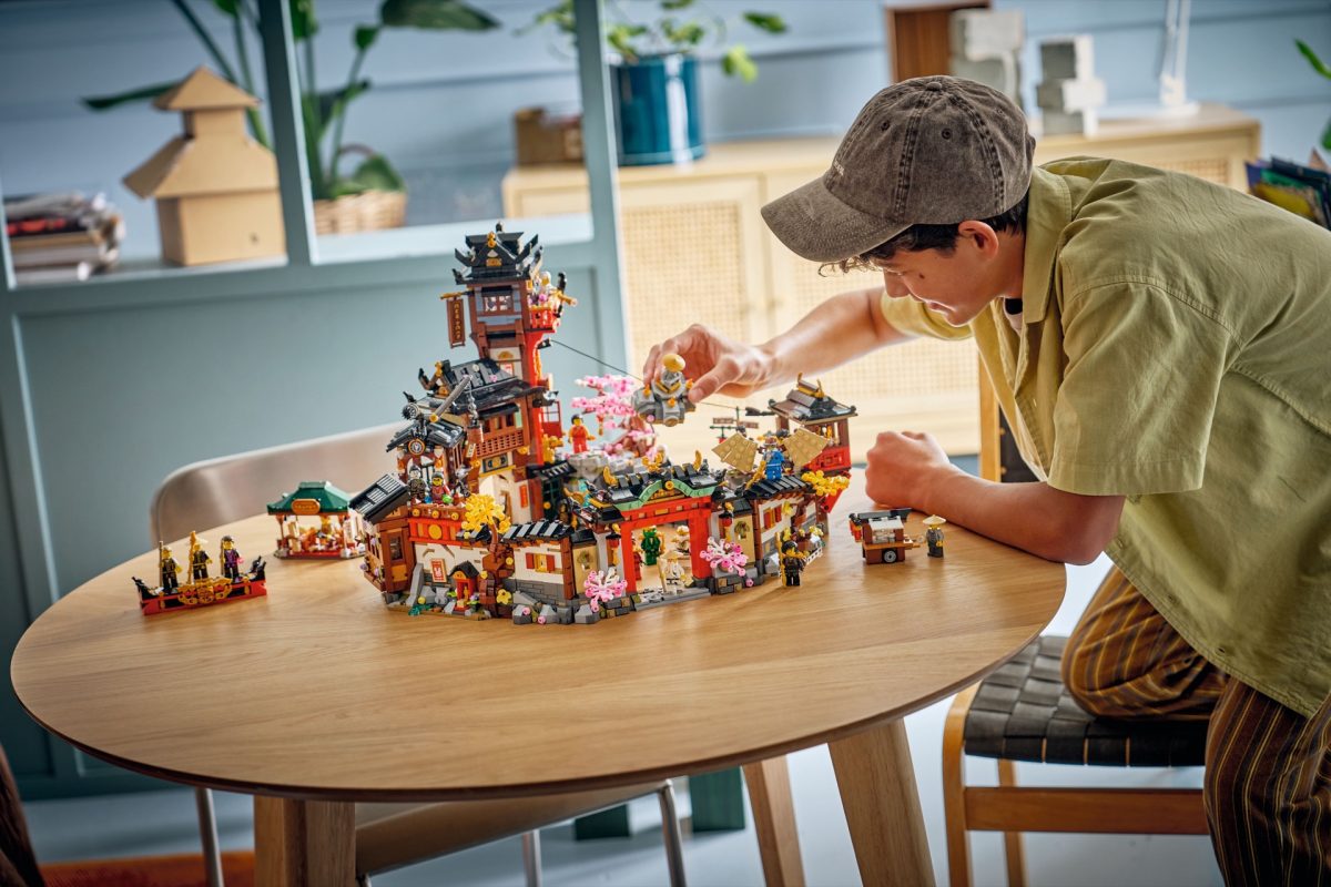 LEGO NINJAGO 71861 The Old Town 12 1200x800