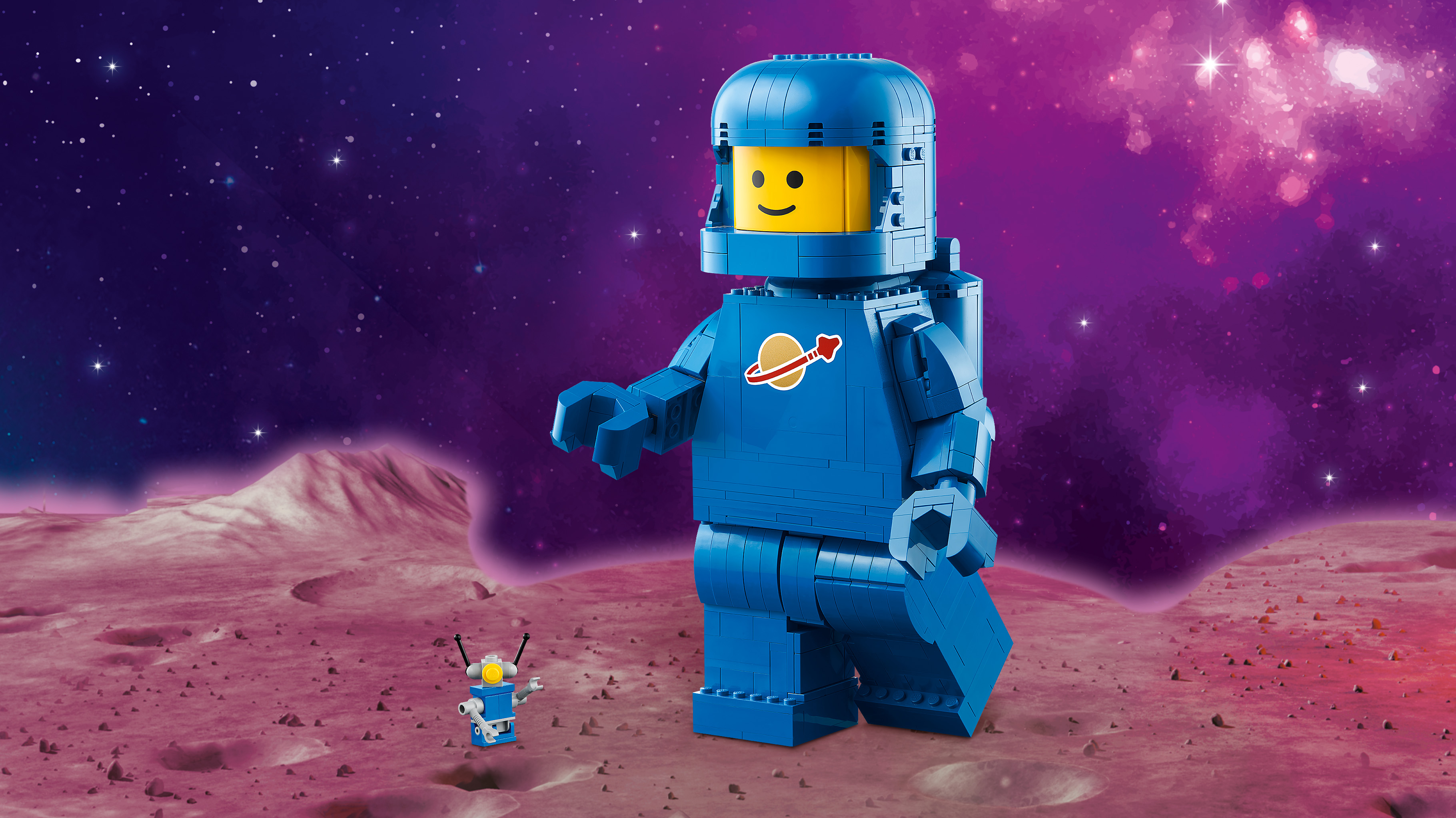 LEGO Up-Scaled Blue Astronaut doesn't make it easier to find its minifigure counterpart