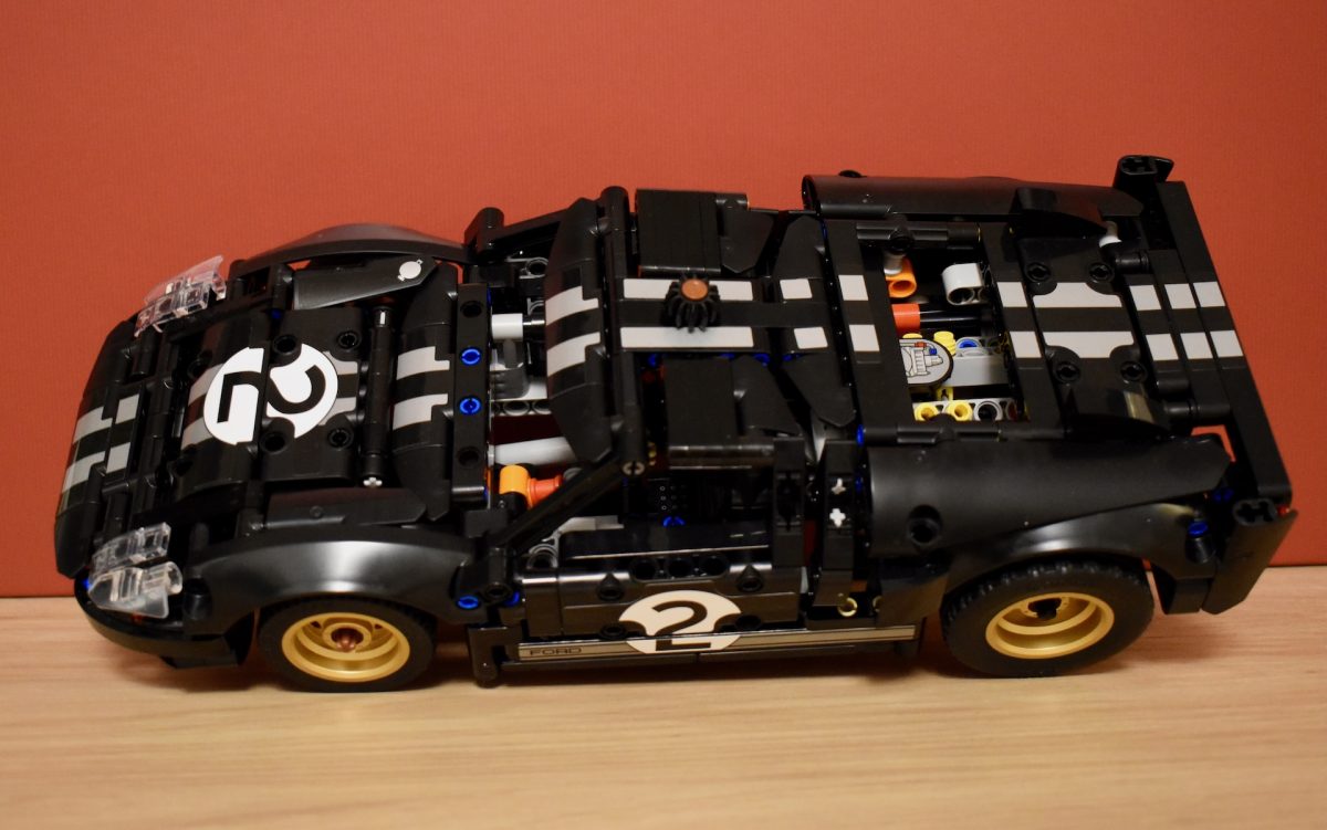 LEGO Technic 42223 1966 Ford GT40 MKII review 2 1200x751