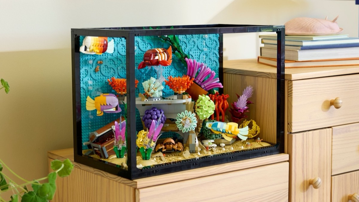 LEGO Icons 10366 Tropical Aquarium featured