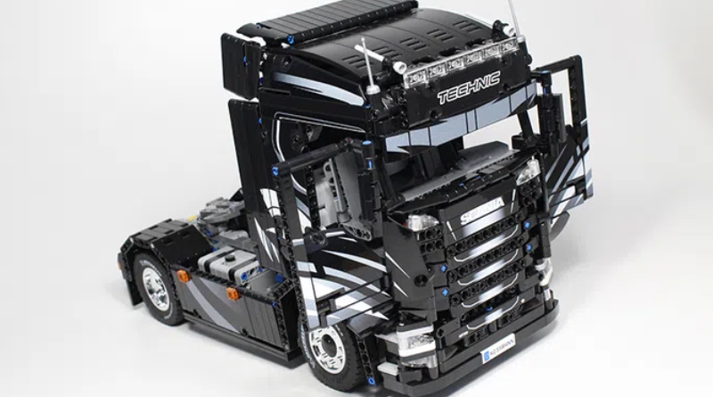 A LEGO Ideas Scania truck project has achieved 10,000 supporters