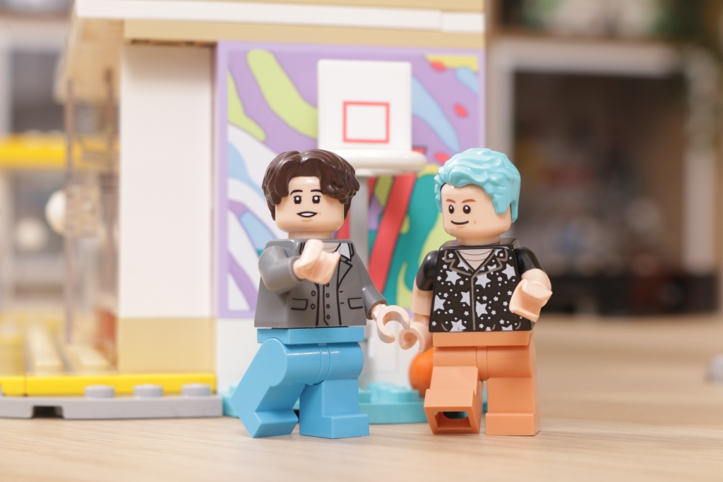 LEGO Ideas 21339 BTS Dynamite Bangtan Boys Jin Suga j hope RM Jimin V Jung Kook review 33 1024x683