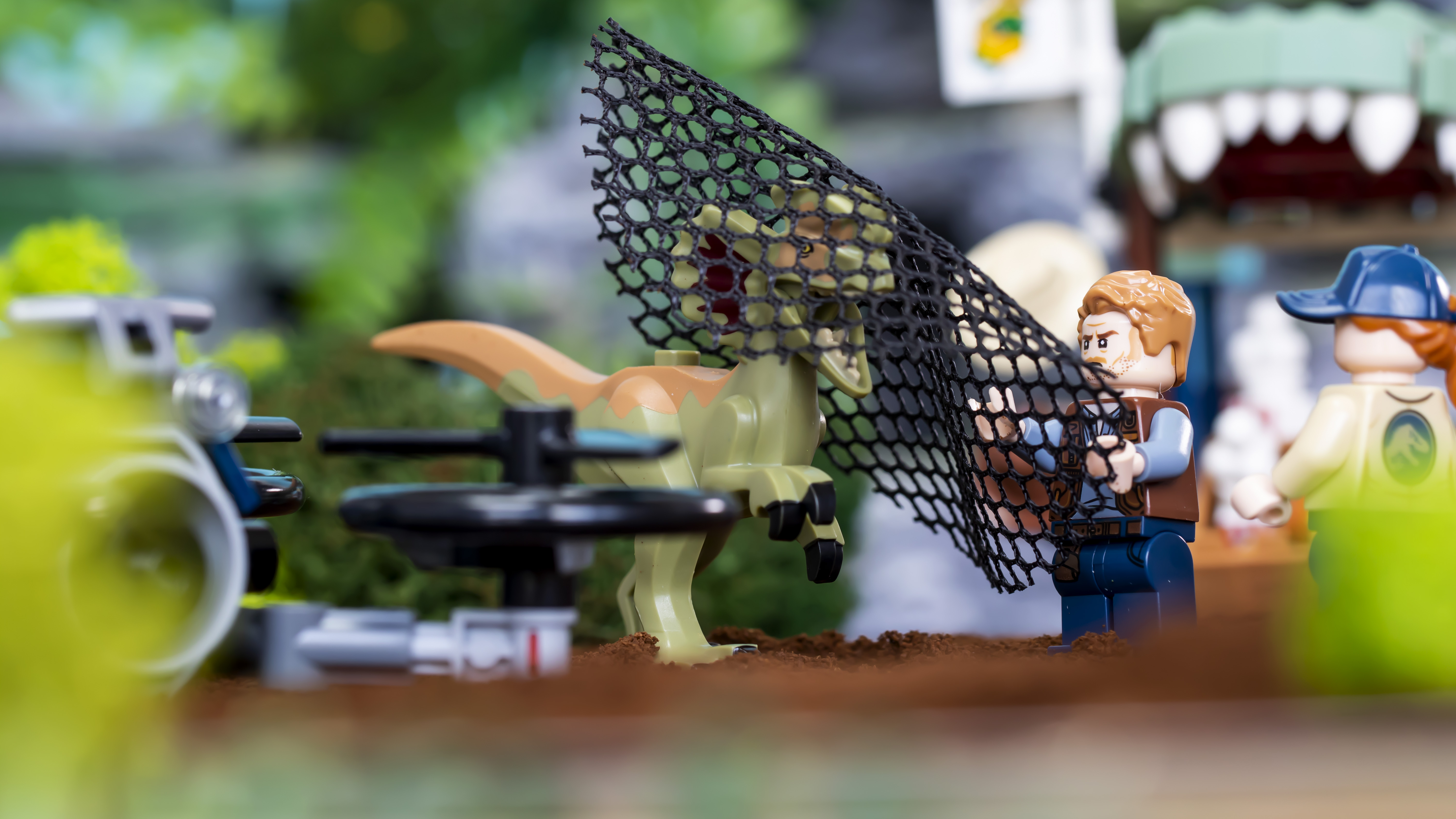 LEGO Jurassic World 75934 Dilophosaurus on the Loose review