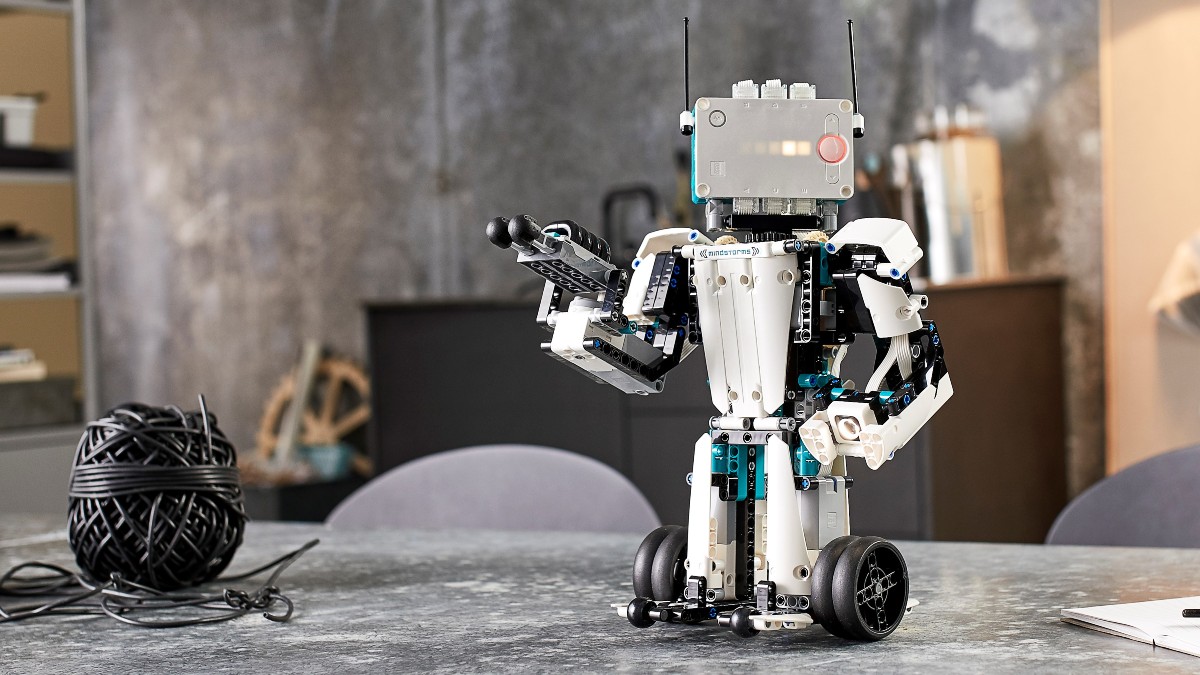 Watch: Rest in peace LEGO MINDSTORMS