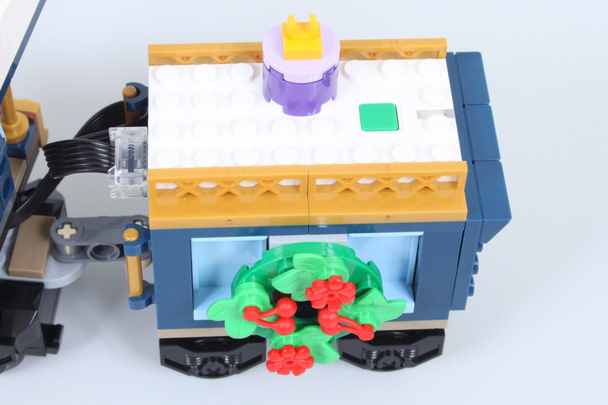 lego 10361 holiday express train powered up 4 1200x800