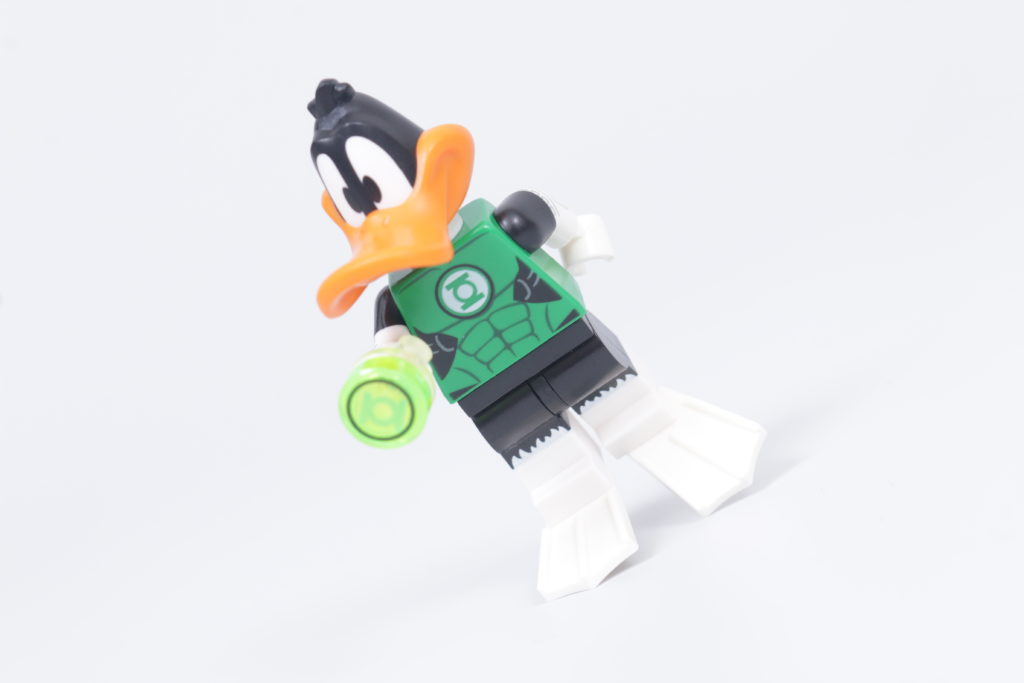 How to build your own LEGO Green Loontern minifigure Daffy Duck Green Lantern 11