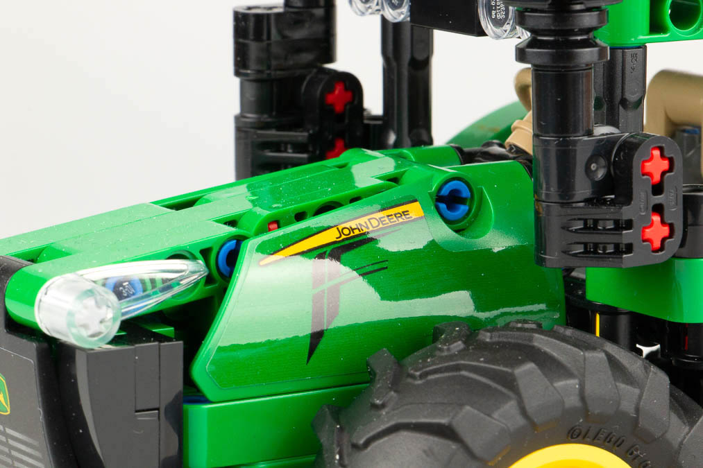 LEGO Technic 42136 John Deere 9620R 4WD Tractor 4