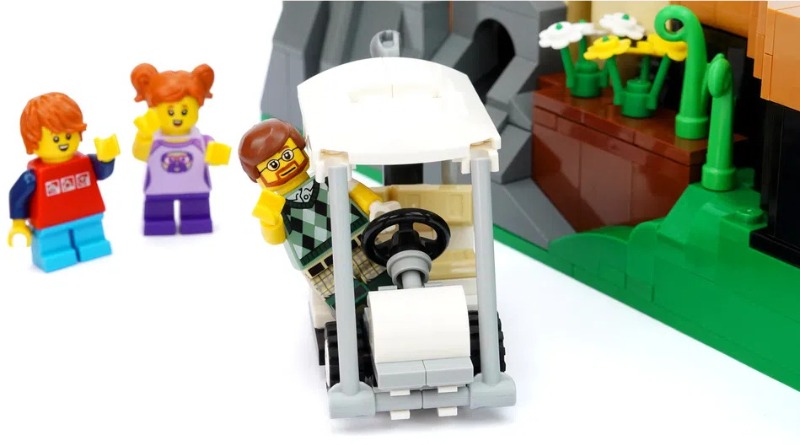 It's a hole in one for this LEGO mini golf course