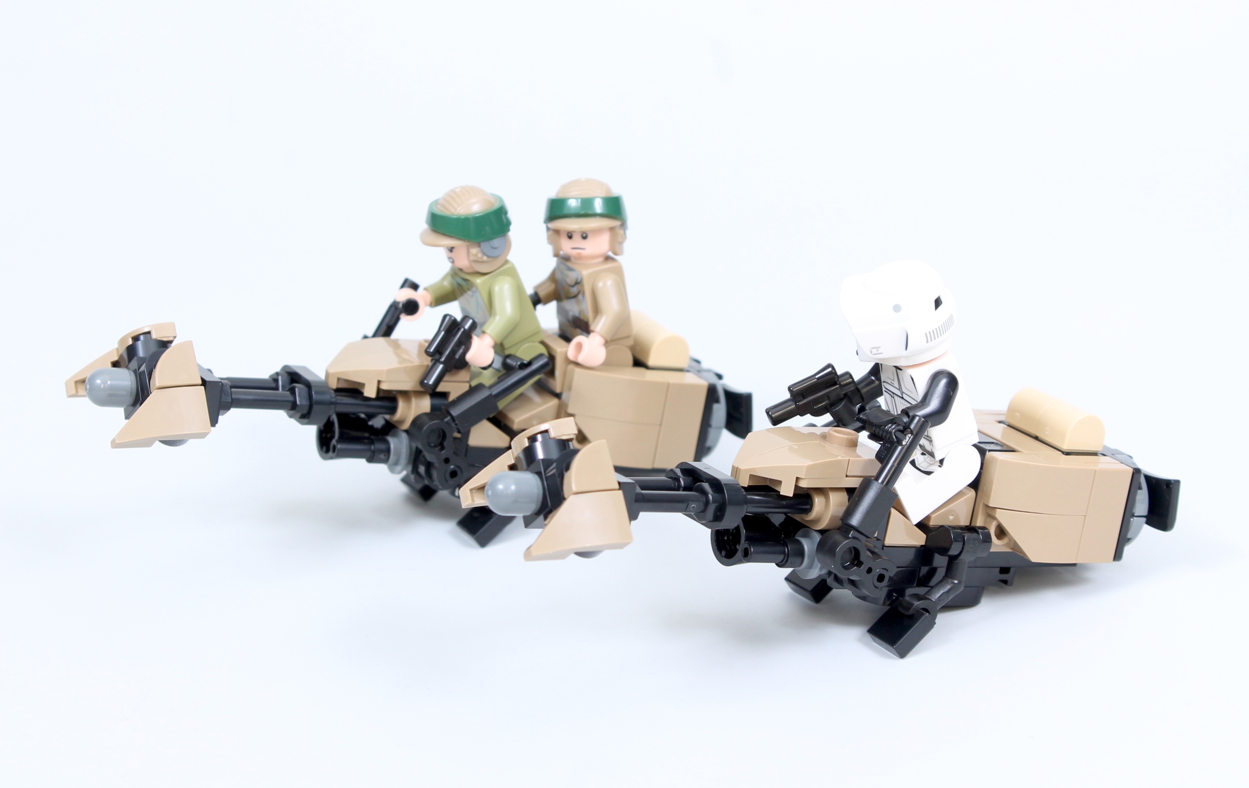 LEGO Star Wars 75353 Endor Speeder Chase Diorama review 22 scaled