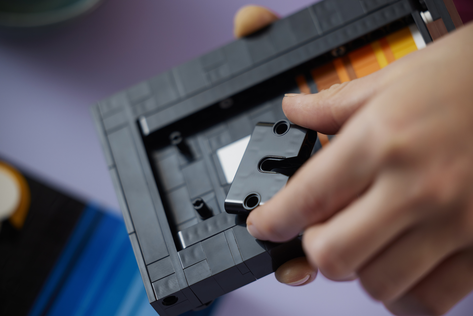 LEGO Ideas 21340 Tales of the Space Age 12