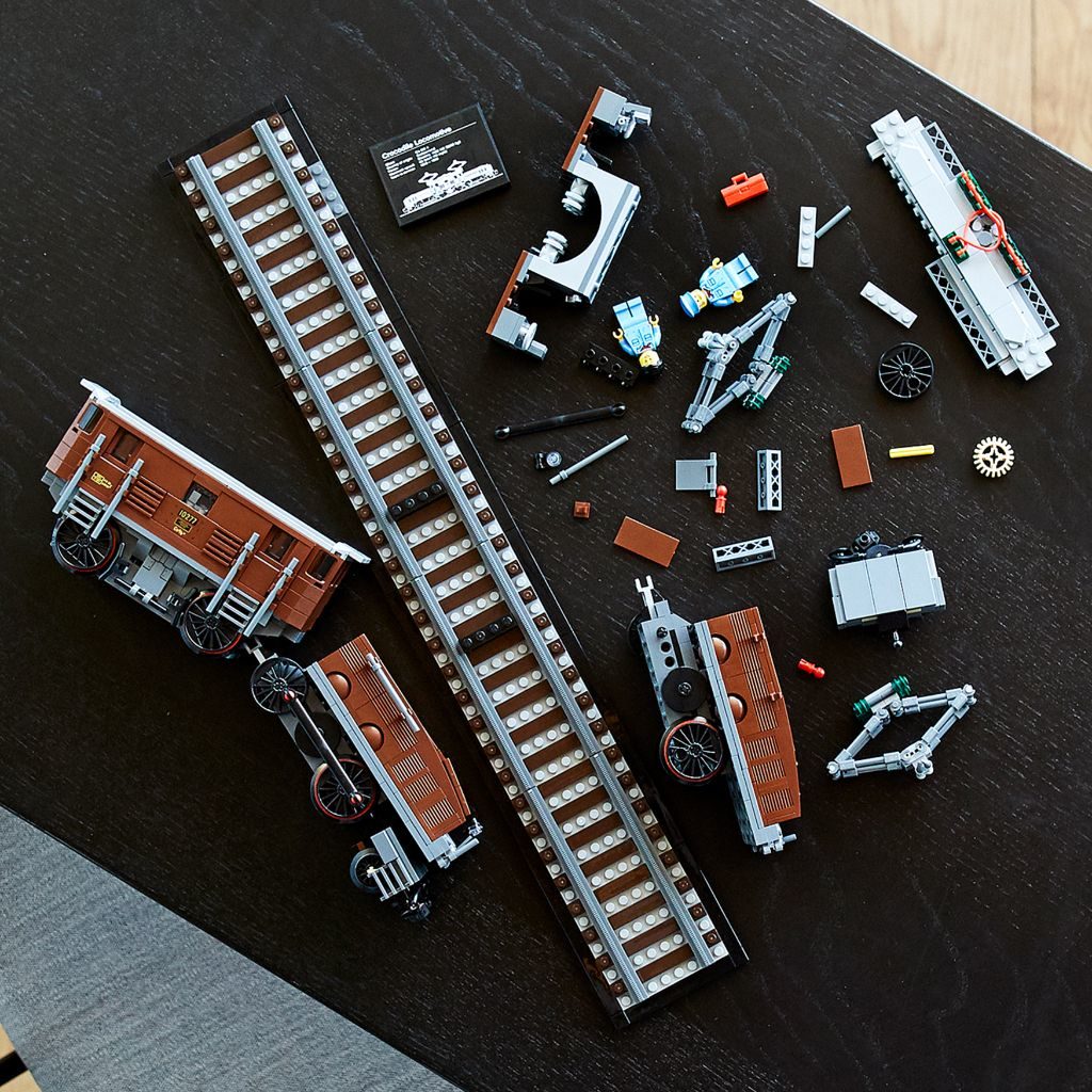 LEGO 10277 Crocodile Locomotive 41 1024x1024