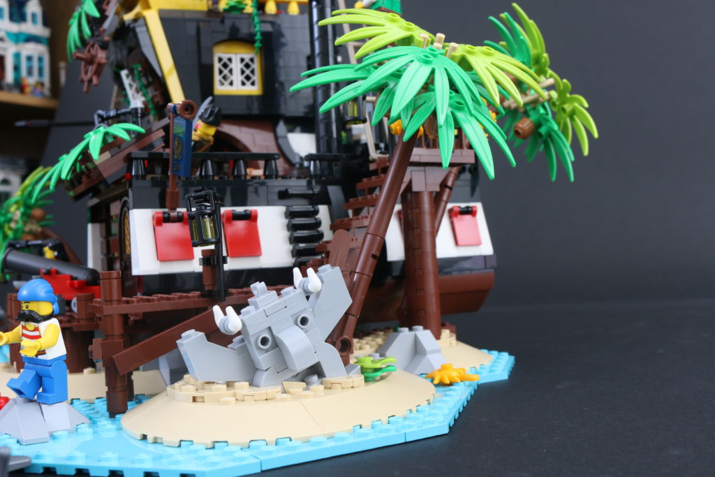 LEGO Ideas 21322 Pirates of Barracuda Bay review 15