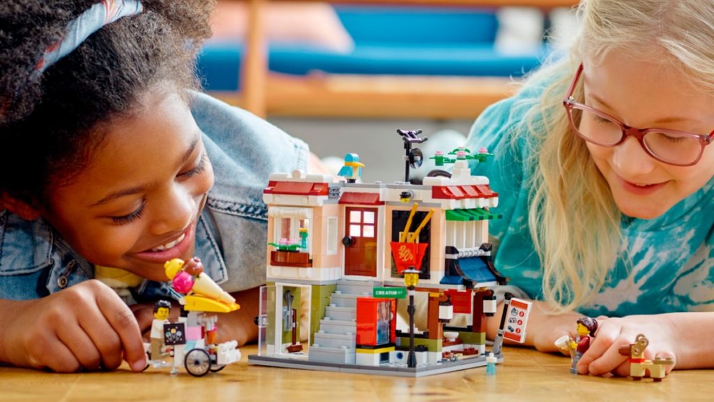LEGO 31131 Lifestyle featured 1024x576
