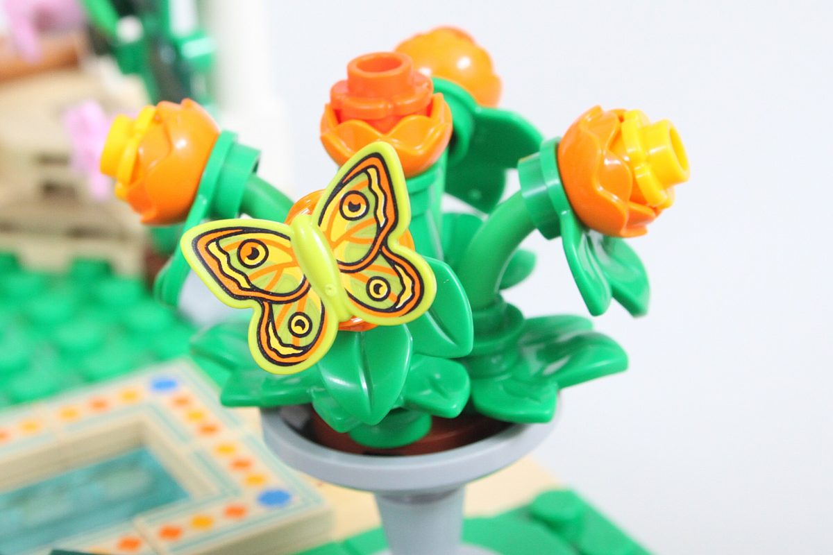 lego 10359 fountain garden modular rebuild review 17 1200x800