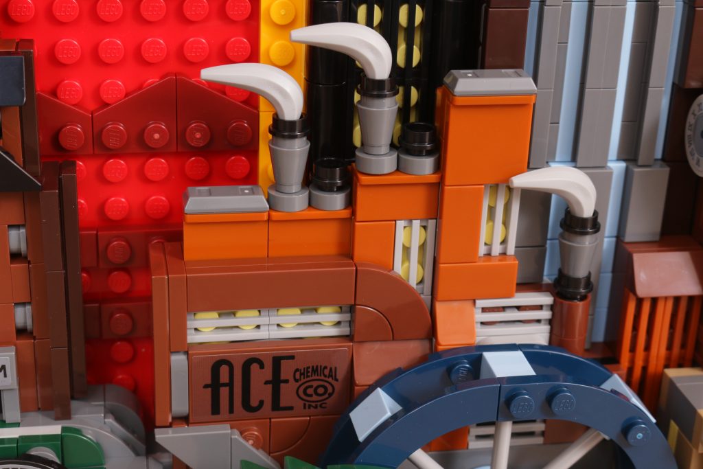 LEGO Batman 76271 Batman The Animated Series Gotham City review 41 1024x683