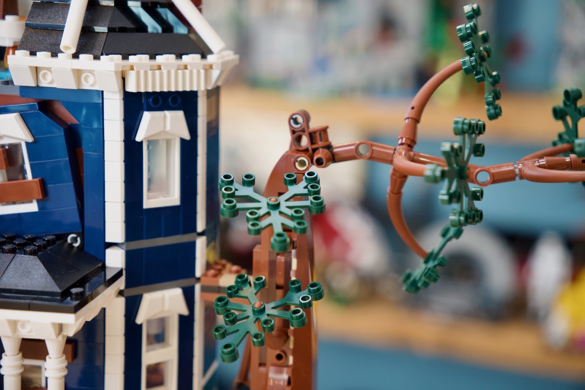 LEGO Icons 11370 Stranger Things The Creel House review 13 1200x800