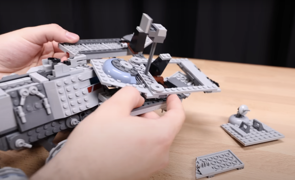 Solid Brix Studios LEGO Star Wars 75413 Republic Juggernaut falling apart 1024x625