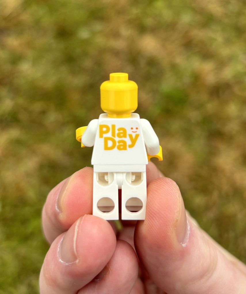 LEGO Play Day 2024 exclusive minifigure 2 855x1024