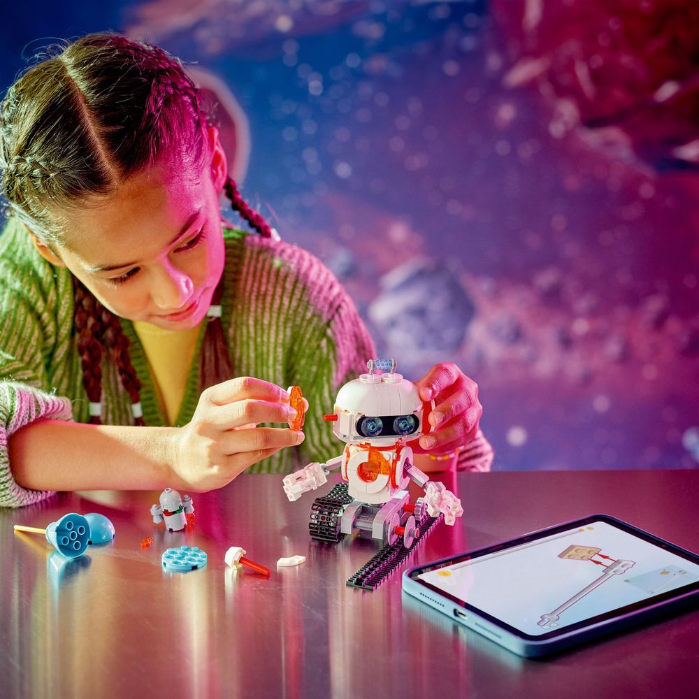 LEGO Creator 3 in 1 31165 Space Robot 8
