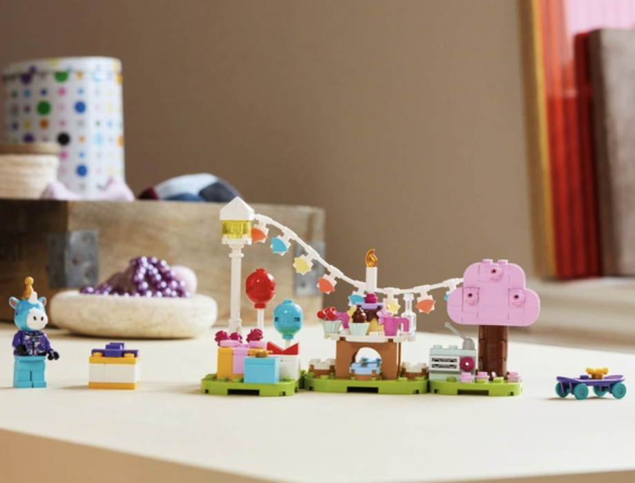LEGO Animal Crossing 77046 Julians Birthday Party Lifestyle 3
