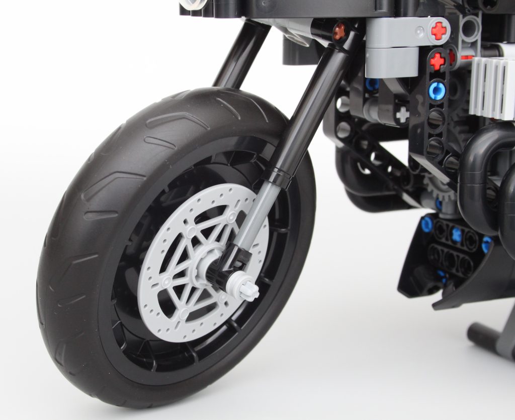 LEGO Technic 42155 The Batman Batcycle review 13 1024x834