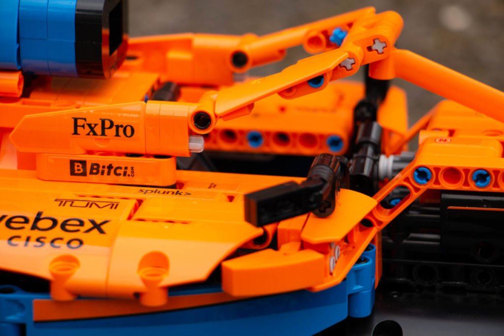 LEGO Technic 42141 McLaren Formula 1 Race Car review 31 1024x683
