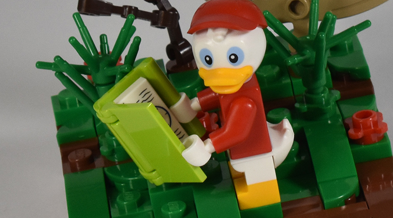 LEGO Disney Collectible Minifigures vignettes: Huey