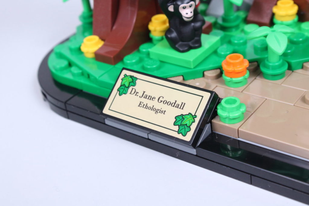 LEGO 40530 Jane Goodall Tribute GWP set review chimps 03 1024x683