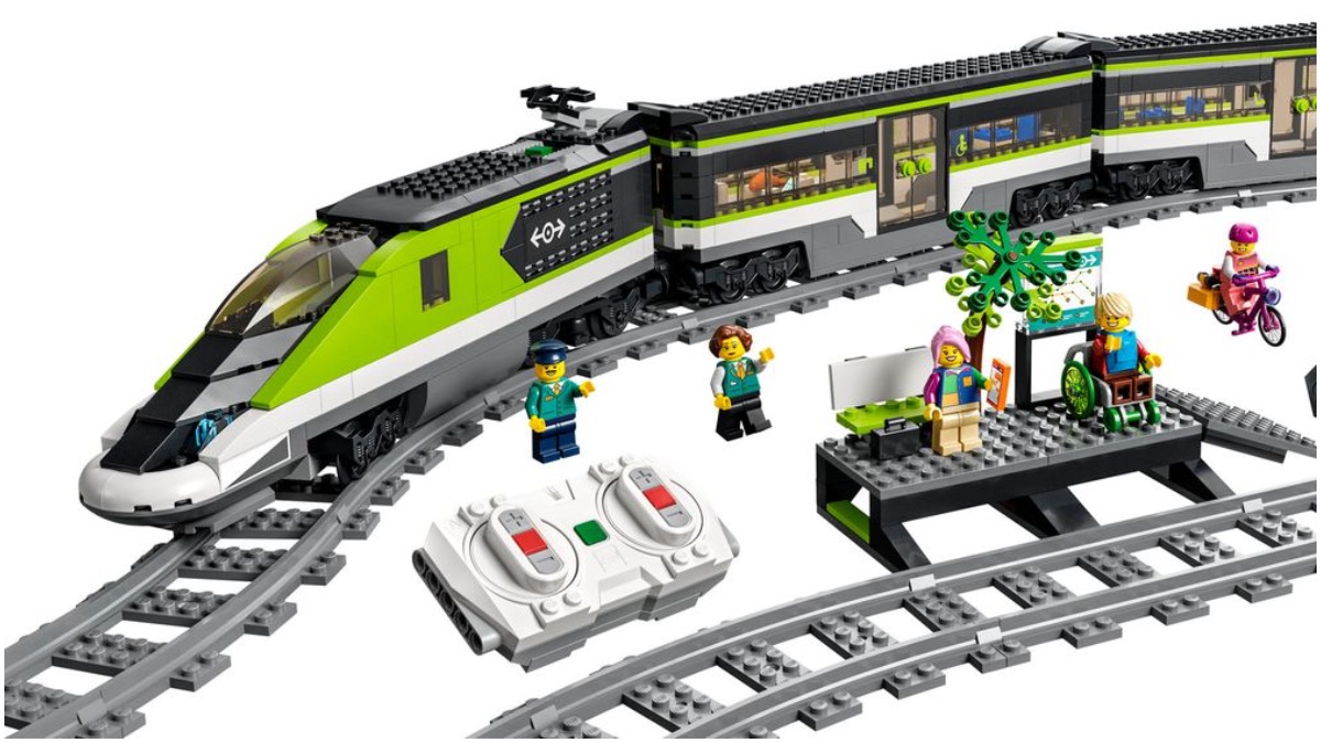 The LEGO CITY range is revving up for summer 2022