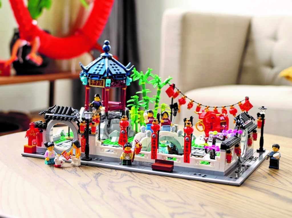 LEGO Seasonal 80107 Spring Lantern Festival lifestyle 1024x767