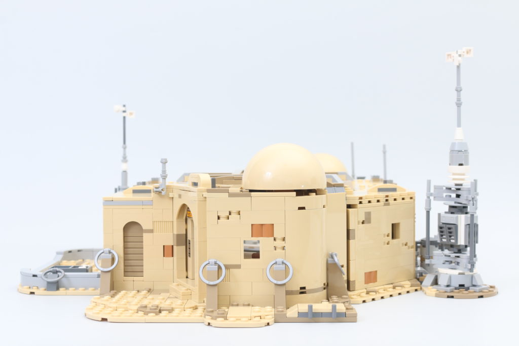 LEGO Star Wars 75290 Mos Eisley Cantina review 35