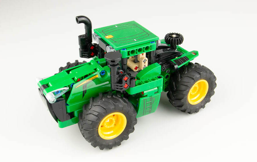 LEGO Technic 42136 John Deere 9620R 4WD Tractor 23