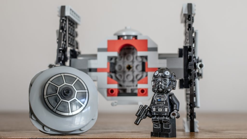 LEGO Star Wars 40771 TIE Fighter with Imperial Hanger Rack 6 1024x576