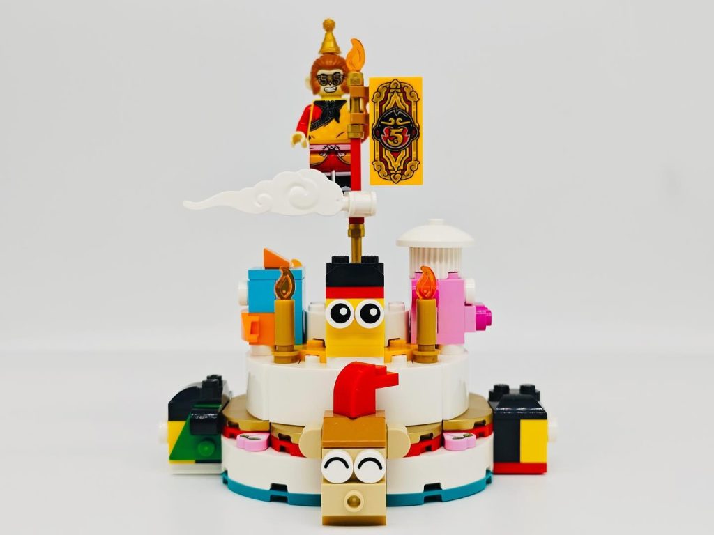 lego monkie kid 6476261 Monkie Kid 5th Anniversary Cake GWP dylan chow 1 1024x768