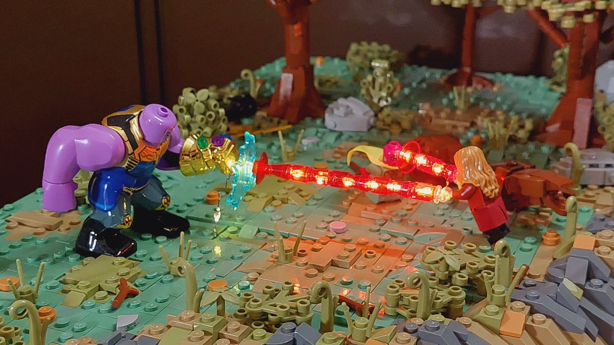 Brick Pic of the Day: Wanda vs. Thanos