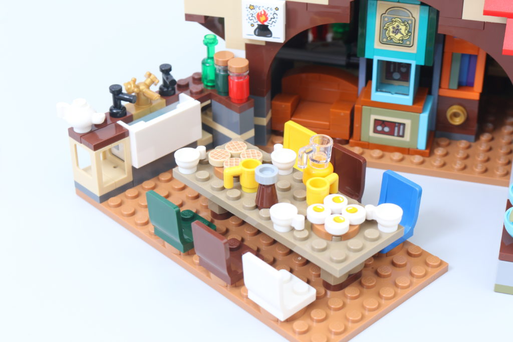 LEGO Harry Potter 75980 Attack on the Burrow review 33