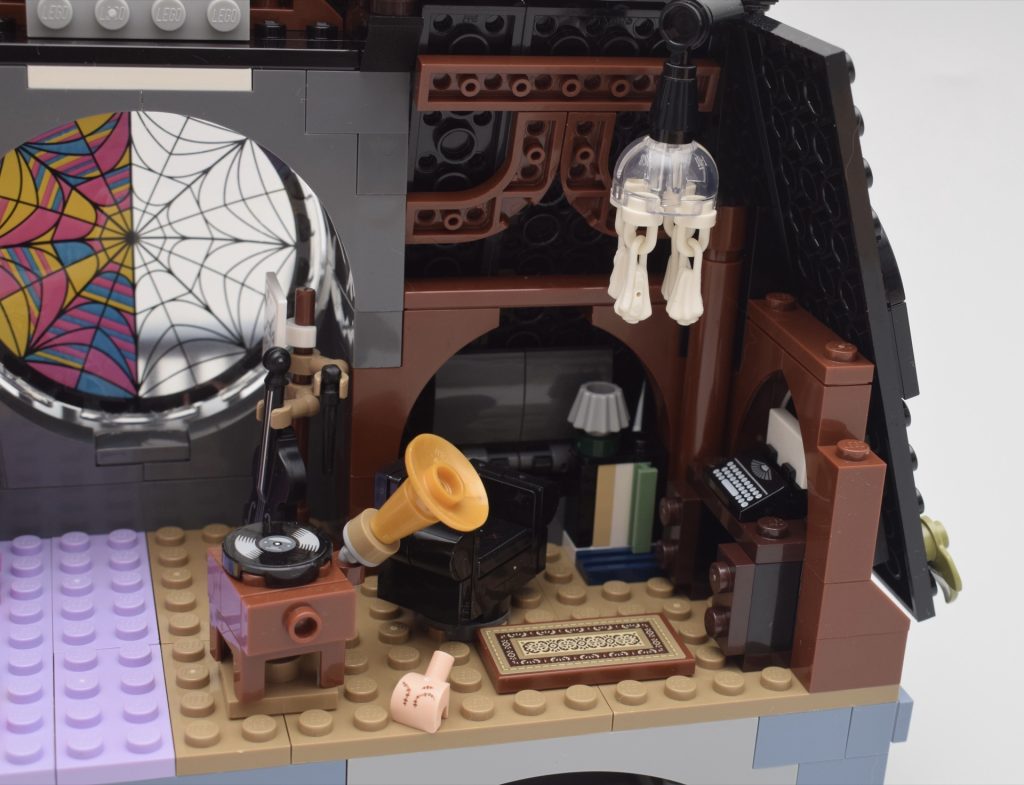 LEGO Wednesday 76781 Wednesday Enids Dorm Room review 4 1024x785
